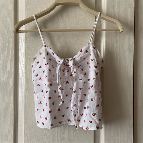 ✨3/$15✨brandy melville j galt floral red rose crop top with tie - Picture 2 of 7